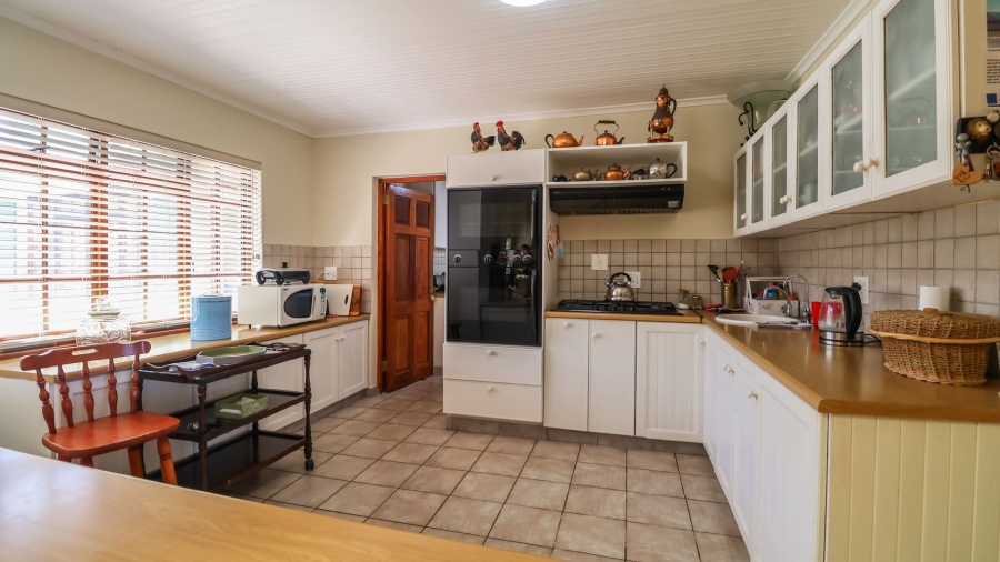 5 Bedroom Property for Sale in Stilbaai Wes Western Cape